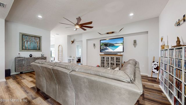 1717 AUSTIN LAKE Way, Middleburg, FL 32068