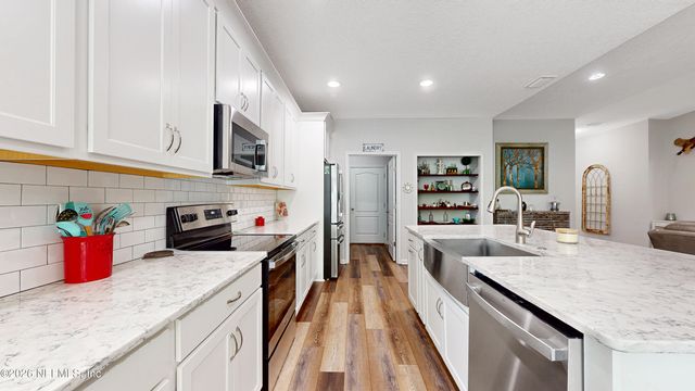1717 AUSTIN LAKE Way, Middleburg, FL 32068