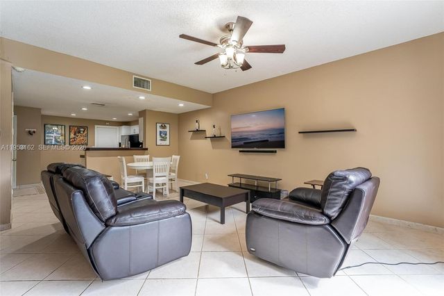 1528 Veracruz Ln 4-3, Weston, FL 33327