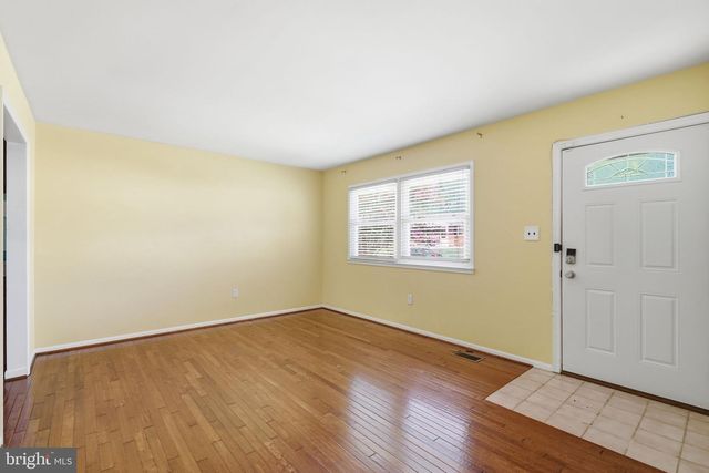 4311 HENDRICKS DR, Woodbridge, VA 22193
