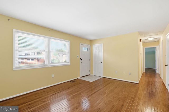 4311 HENDRICKS DR, Woodbridge, VA 22193