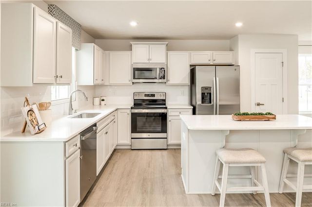 6423 Temple LN, Toano, VA 23168