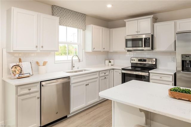 6423 Temple LN, Toano, VA 23168