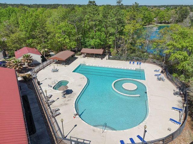 7 Sovereign Way, Conroe, TX 77384