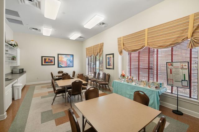 7 Sovereign Way, Conroe, TX 77384