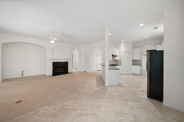 7 Sovereign Way, Conroe, TX 77384