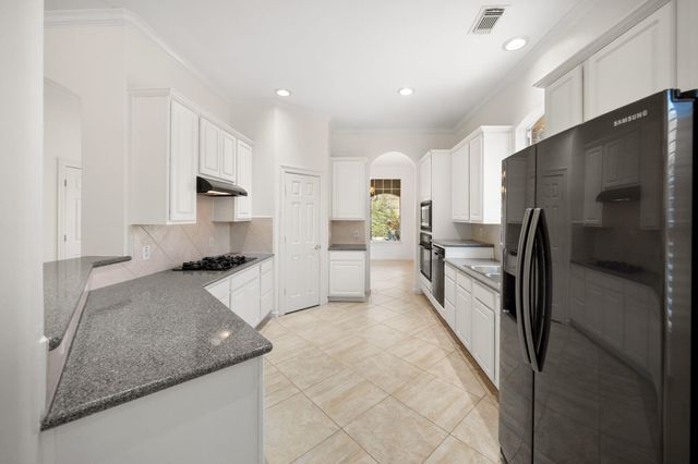 7 Sovereign Way, Conroe, TX 77384