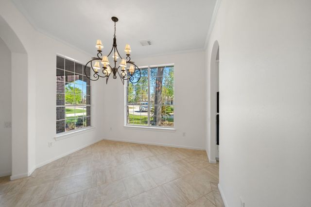 7 Sovereign Way, Conroe, TX 77384