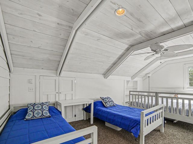 24 Kenneth Street, Pentwater Vlg, MI 49449