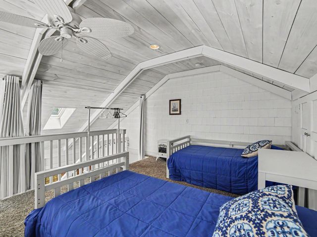 24 Kenneth Street, Pentwater Vlg, MI 49449