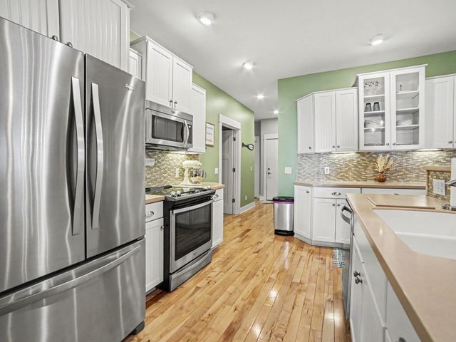 24 Kenneth Street, Pentwater Vlg, MI 49449