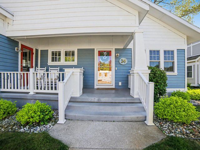 24 Kenneth Street, Pentwater Vlg, MI 49449