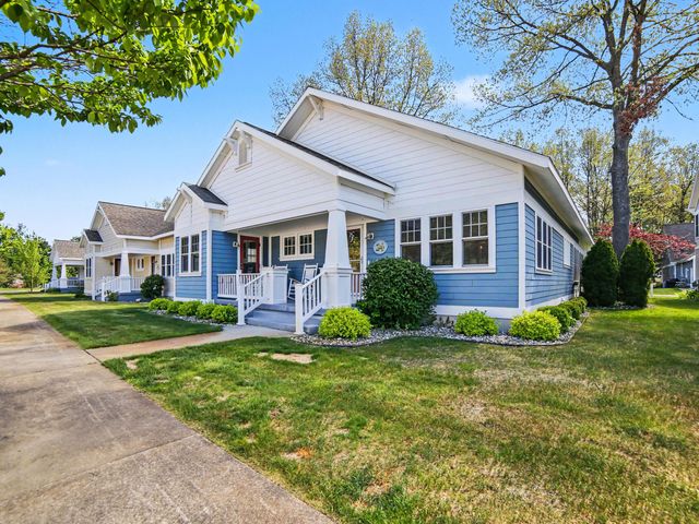 24 Kenneth Street, Pentwater Vlg, MI 49449