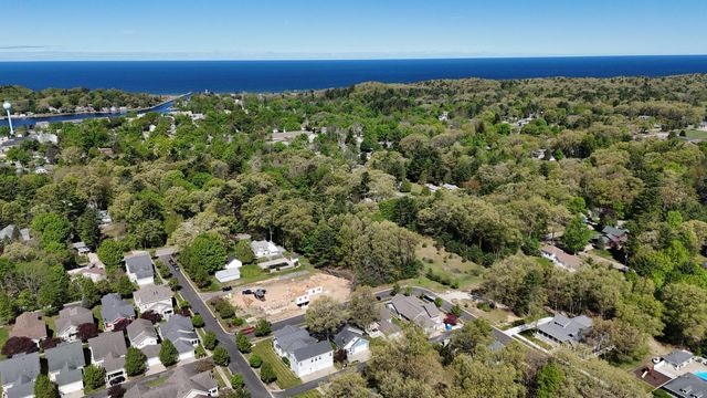 24 Kenneth Street, Pentwater Vlg, MI 49449