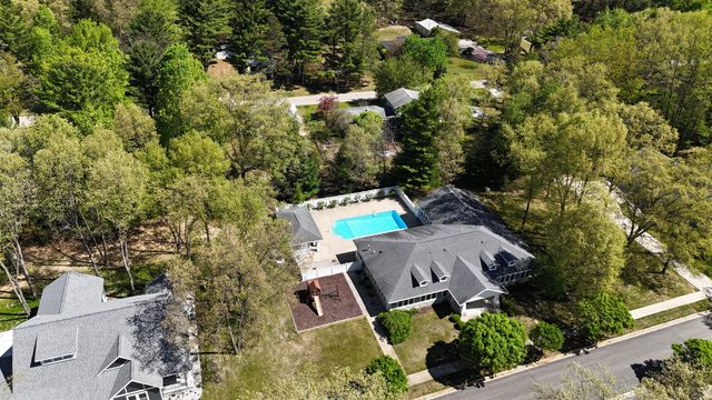 24 Kenneth Street, Pentwater Vlg, MI 49449