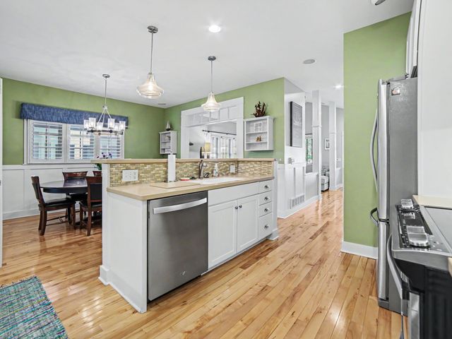 24 Kenneth Street, Pentwater Vlg, MI 49449