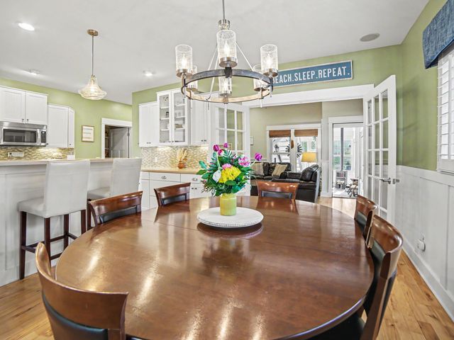 24 Kenneth Street, Pentwater Vlg, MI 49449