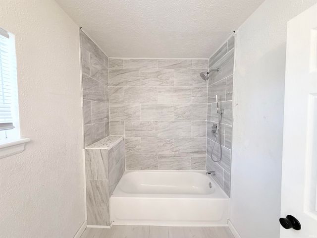 120 Manor Avenue, Elkhart, IN 46613