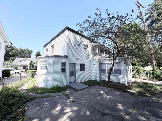 120 Manor Avenue, Elkhart, IN 46613
