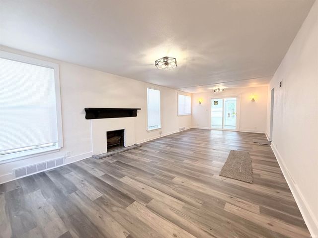 120 Manor Avenue, Elkhart, IN 46613
