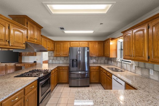 290 Vz County Road 3222, Wills Point, TX 75169