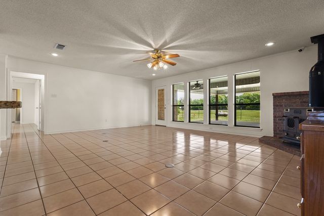 290 Vz County Road 3222, Wills Point, TX 75169