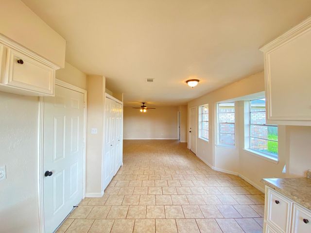 521 N 26th Avenue, Texas City, TX 77590