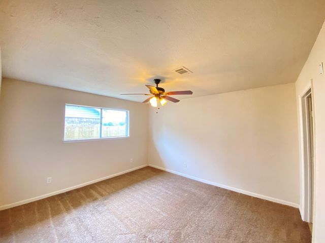 521 N 26th Avenue, Texas City, TX 77590