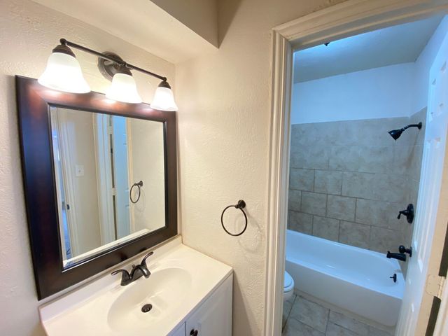 521 N 26th Avenue, Texas City, TX 77590