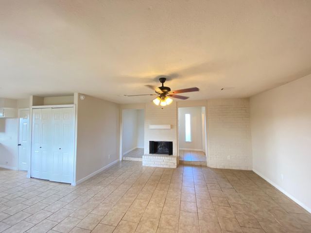 521 N 26th Avenue, Texas City, TX 77590