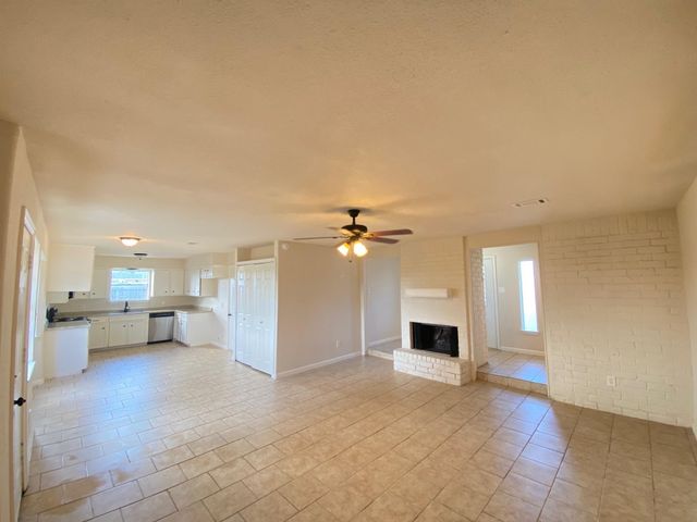 521 N 26th Avenue, Texas City, TX 77590