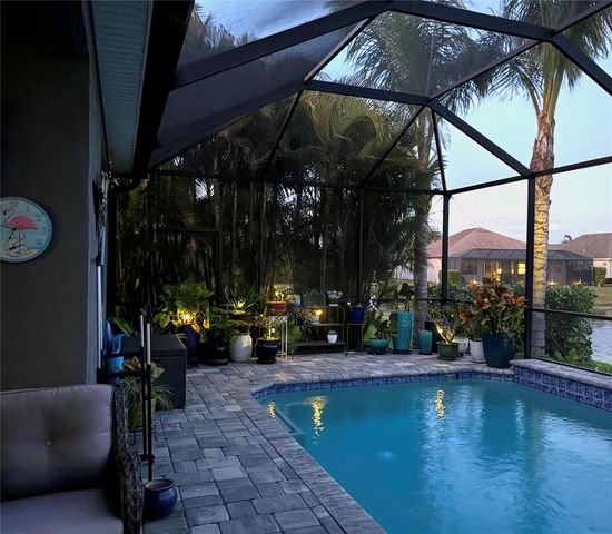 1025 SIBERIAN GLEN, Bradenton, FL 34212