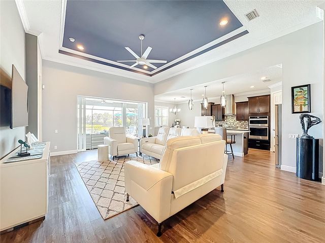 1025 SIBERIAN GLEN, Bradenton, FL 34212