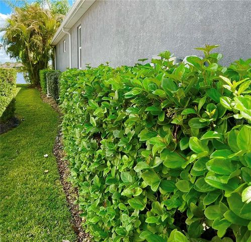 1025 SIBERIAN GLEN, Bradenton, FL 34212