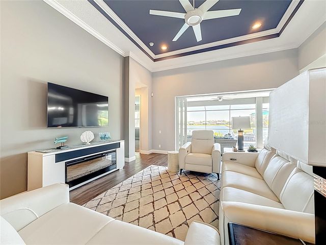 1025 SIBERIAN GLEN, Bradenton, FL 34212