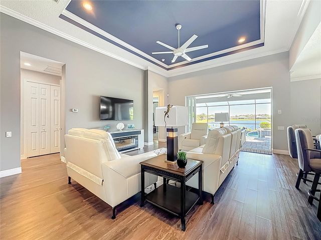 1025 SIBERIAN GLEN, Bradenton, FL 34212