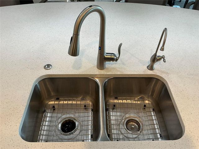 1025 SIBERIAN GLEN, Bradenton, FL 34212