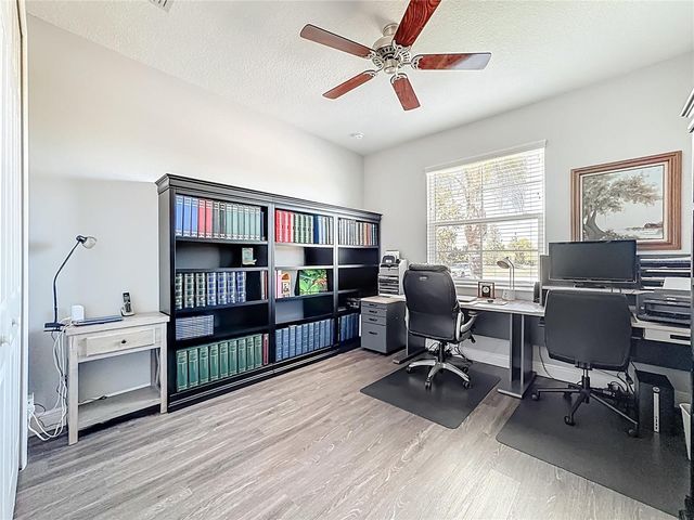 1025 SIBERIAN GLEN, Bradenton, FL 34212