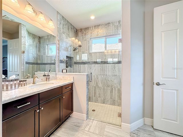 1025 SIBERIAN GLEN, Bradenton, FL 34212