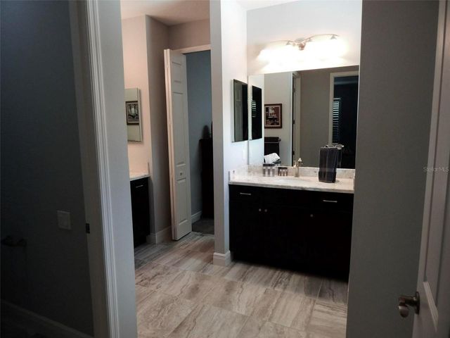 1025 SIBERIAN GLEN, Bradenton, FL 34212