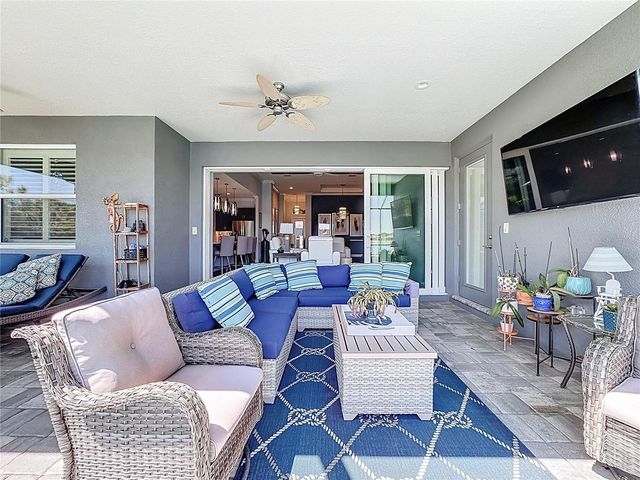 1025 SIBERIAN GLEN, Bradenton, FL 34212