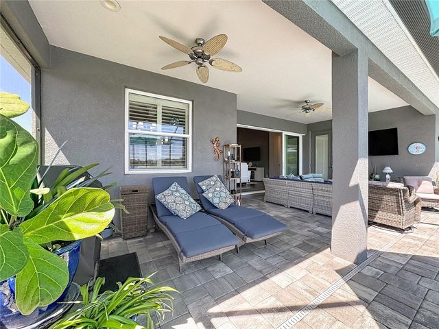 1025 SIBERIAN GLEN, Bradenton, FL 34212