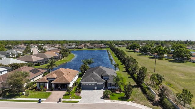 1025 SIBERIAN GLEN, Bradenton, FL 34212