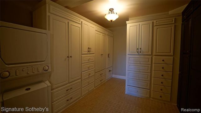 6608 Enclave Drive, Clarkston, MI 48348