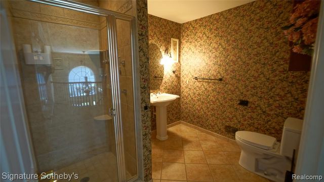 6608 Enclave Drive, Clarkston, MI 48348