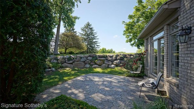 6608 Enclave Drive, Clarkston, MI 48348