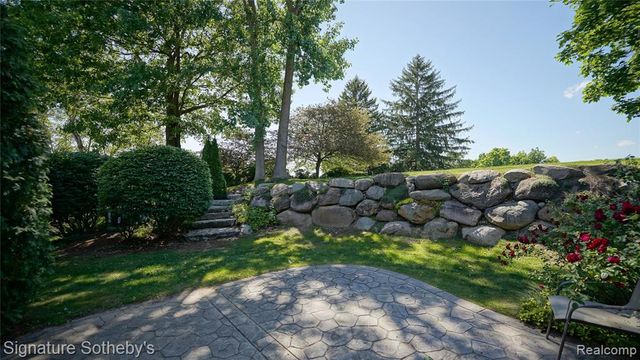 6608 Enclave Drive, Clarkston, MI 48348
