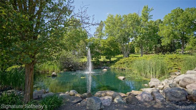 6608 Enclave Drive, Clarkston, MI 48348