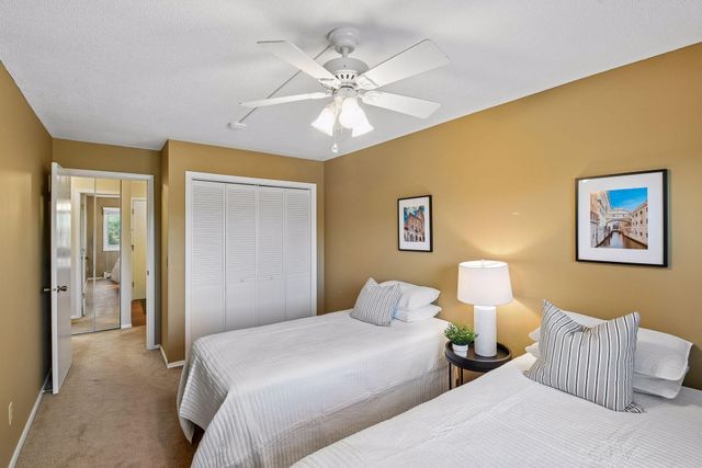 215 Barry Avenue S 217, Wayzata, MN 55391
