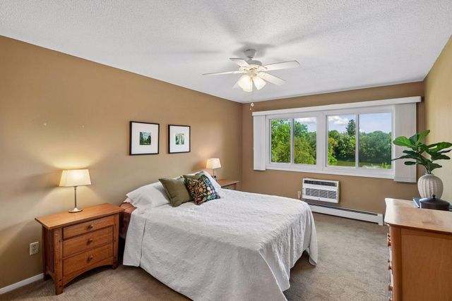 215 Barry Avenue S 217, Wayzata, MN 55391
